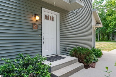 Enjoy carefree condo living in this spacious upper-level - photo 33