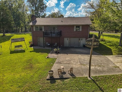Spacious 4 bedroom, 2 bathroom brick home offering just under 2 - photo 11