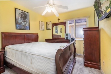 BEAUTIFUL 2 STORY SINGLE FAMILY HOME WITH 4 BEDROOMS, 3 FULL - photo 18