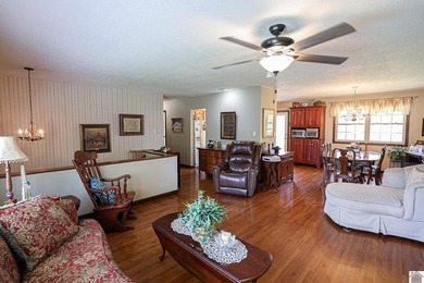 Spacious 4 bedroom, 2 bathroom brick home offering just under 2 - photo 18