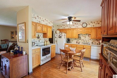 Spacious 4 bedroom, 2 bathroom brick home offering just under 2 - photo 22