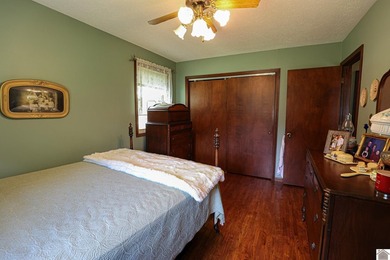 Spacious 4 bedroom, 2 bathroom brick home offering just under 2 - photo 30