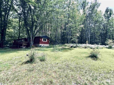 Nestled among beautiful mature trees, this well taken care of 3 - photo 32