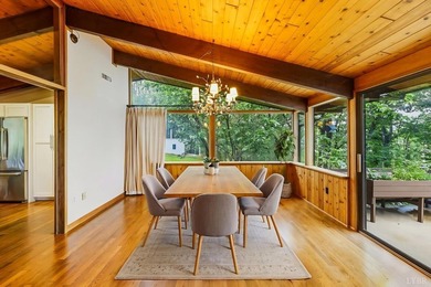 Nestled at the end of a private drive, this lakeside sanctuary - photo 33