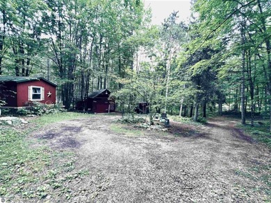 Nestled among beautiful mature trees, this well taken care of 3 - photo 33