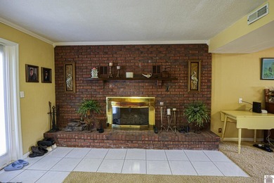 Spacious 4 bedroom, 2 bathroom brick home offering just under 2 - photo 37