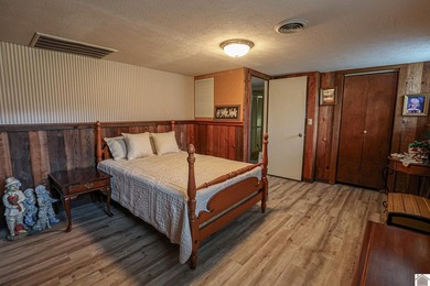 Spacious 4 bedroom, 2 bathroom brick home offering just under 2 - photo 42