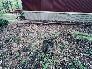 Nestled among beautiful mature trees, this well taken care of 3 - photo 48