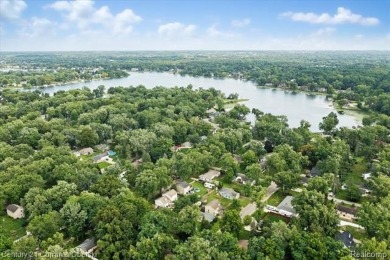 Lower Straits Lake Home Sale Pending in Commerce Twp Michigan