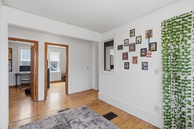 Amazing opportunity to own a cash-flowing duplex with future - photo 3