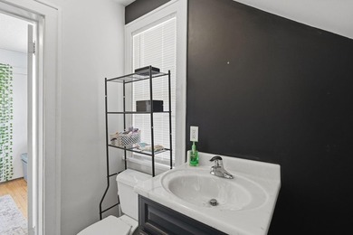 Amazing opportunity to own a cash-flowing duplex with future - photo 5