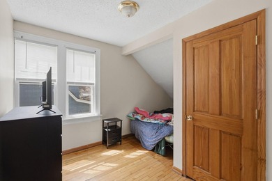 Amazing opportunity to own a cash-flowing duplex with future - photo 8
