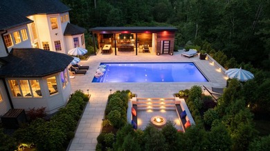 Welcome to 19 Cavendish Way, where exceptional architecture and - photo 6