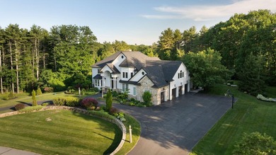 Welcome to 19 Cavendish Way, where exceptional architecture and - photo 10
