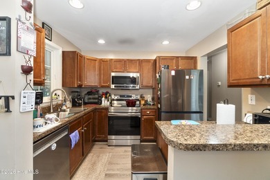 Beautiful and well-maintained single-family residence in quiet - photo 11
