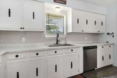 Updated home on 8.29 acres near Medina Lake with no livestock - photo 16