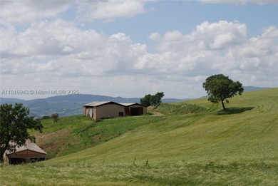 Exclusive 182-hectare estate near Assisi, featuring Palazzo - photo 25