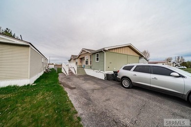 *$5,000 towards lot rent* Welcome to this impeccable 3-Bedroom - photo 46