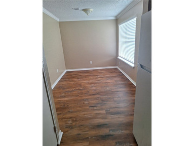 Perfect 2 bed 2 1/2 bath 2 car garage located in the Calallen - photo 5