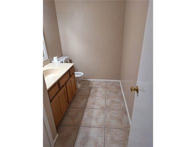 Perfect 2 bed 2 1/2 bath 2 car garage located in the Calallen - photo 6