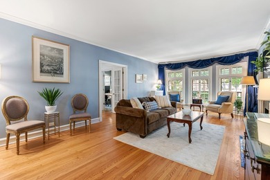 Set within a landmark Georgian Revival building, the unit is - photo 8