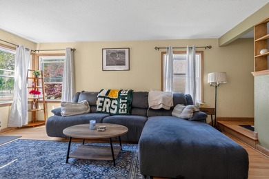 Meticulously maintained and move-in ready, this charming - photo 2