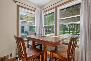 Meticulously maintained and move-in ready, this charming - photo 3