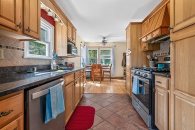 Meticulously maintained and move-in ready, this charming - photo 4