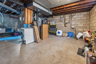 Meticulously maintained and move-in ready, this charming - photo 10