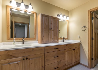 Extensively renovated 3-bedroom, 3-bathroom condo in Minocqua - photo 14