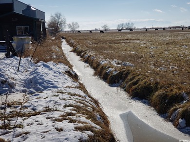 The state of Utah granted 700 Acres of Grazing Rights. Total - photo 16