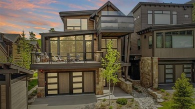 Experience elevated mountain living in this like-new luxury - photo 1