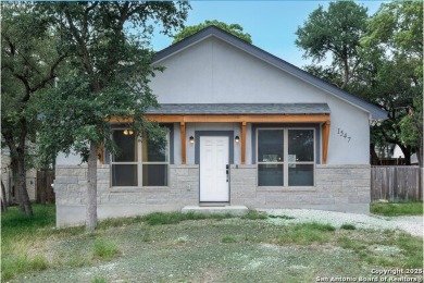 Lake Home For Sale in Canyon Lake, Texas
