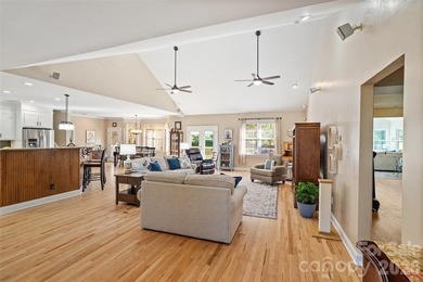 Beautiful brick home featuring an open floor plan and a spacious - photo 7