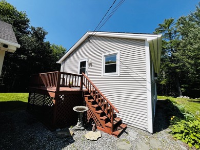 Welcome to this beautifully updated 3 bedroom, 2 bath home - photo 6