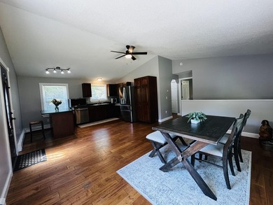 Welcome to this beautifully updated 3 bedroom, 2 bath home - photo 7