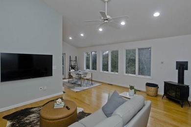 Welcome home to this peaceful & serene 3 bed, 2.5 bath - photo 2