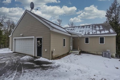 Welcome home to this peaceful & serene 3 bed, 2.5 bath - photo 3