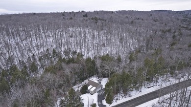 Welcome home to this peaceful & serene 3 bed, 2.5 bath - photo 5
