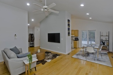Welcome home to this peaceful & serene 3 bed, 2.5 bath - photo 8