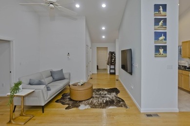 Welcome home to this peaceful & serene 3 bed, 2.5 bath - photo 10