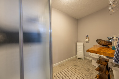 2 Docks, Great View, Big sunroom with a garage! - photo 7
