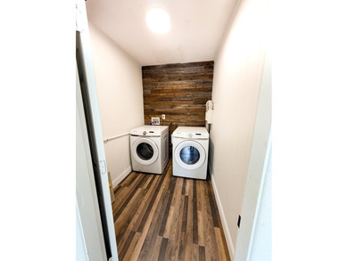 *FLAT YARD, ONE LEVEL, OUTBUILDING, NO CARPET*SO much has been - photo 32