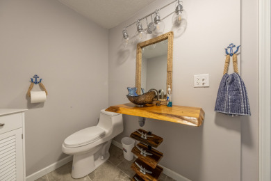 2 Docks, Great View, Big sunroom with a garage! - photo 8