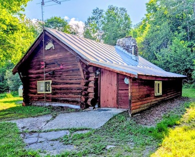 Welcome to this unique four-season cabin, rich in history - photo 8