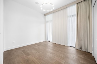 Hardly ever lived in with over $300K in premium upgrades already - photo 14
