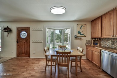Very cute and updated 3 bedroom/2 bathroom Grand Lake home! It's - photo 15