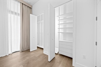 Hardly ever lived in with over $300K in premium upgrades already - photo 15