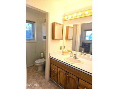 Very cute and updated 3 bedroom/2 bathroom Grand Lake home! It's - photo 19