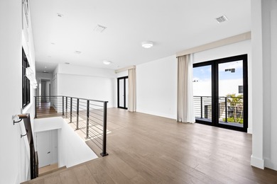 Hardly ever lived in with over $300K in premium upgrades already - photo 28